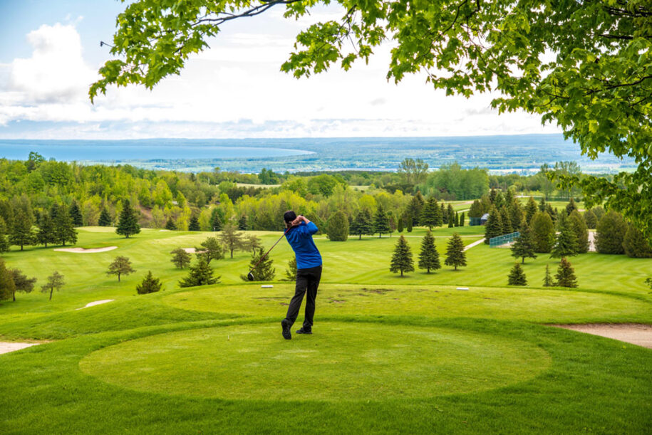 Georgian Bay Hotel golf stay and play package Collingwood Hotel Blue Mountain