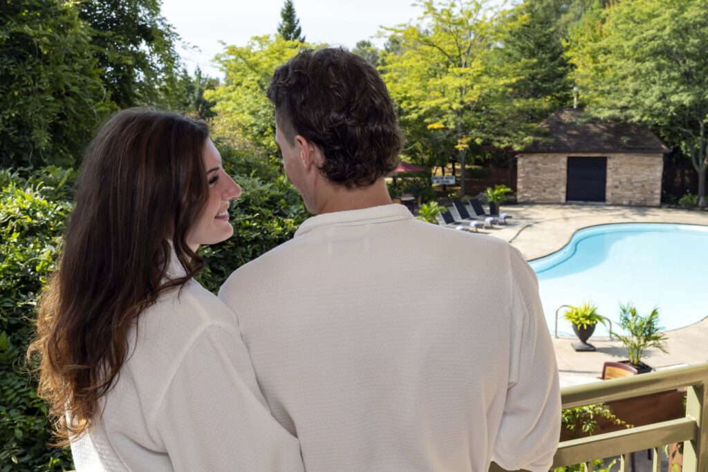 Couple enjoying a fall getaway at Georgian Bay Hotel in Collingwood Ontario