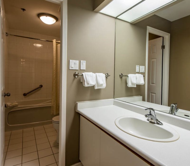 georgian bay hotel one bedroom suite 3